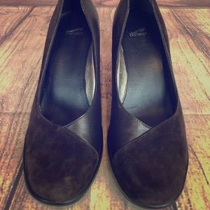 Brown **Dansko pumps leather **
